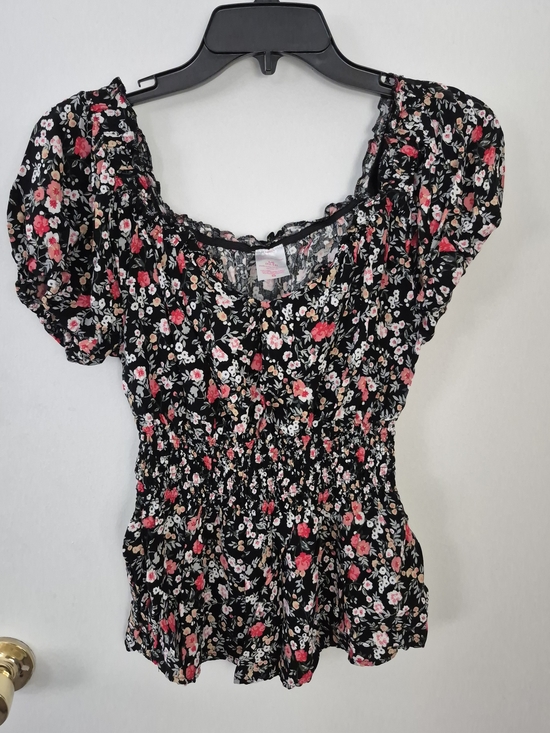 No Boundaries Tops - No Boundaries Floral Puff-Sleeve Smocked Waist Top